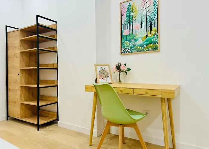 Loft 1 - Space & Conform Close To Center