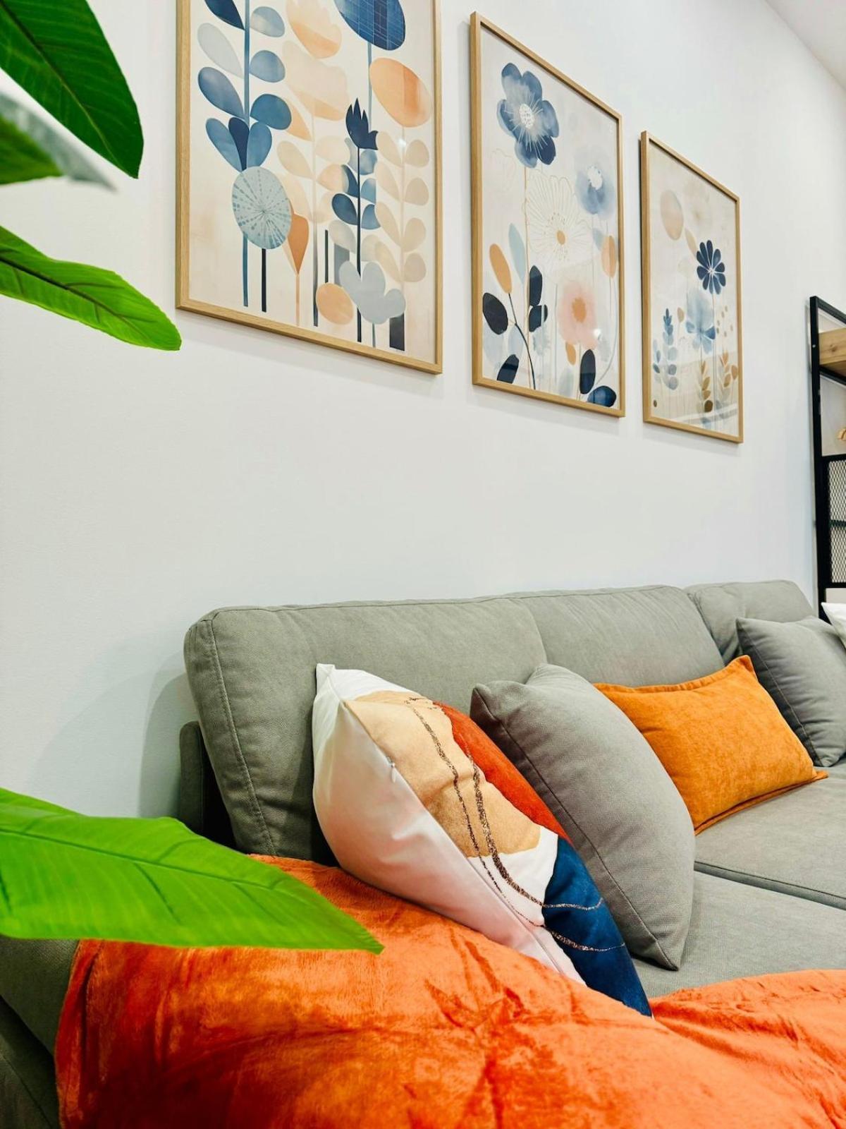 Loft 1 - Space & Conform Close To Center